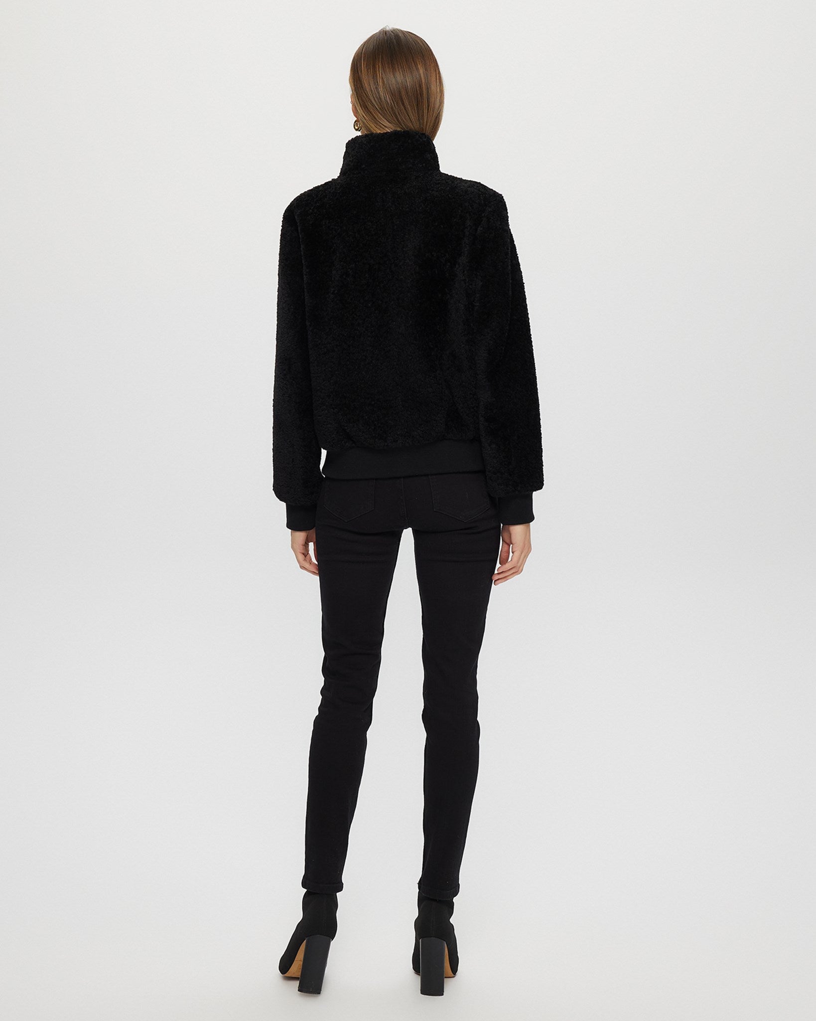 #Color_BLACK