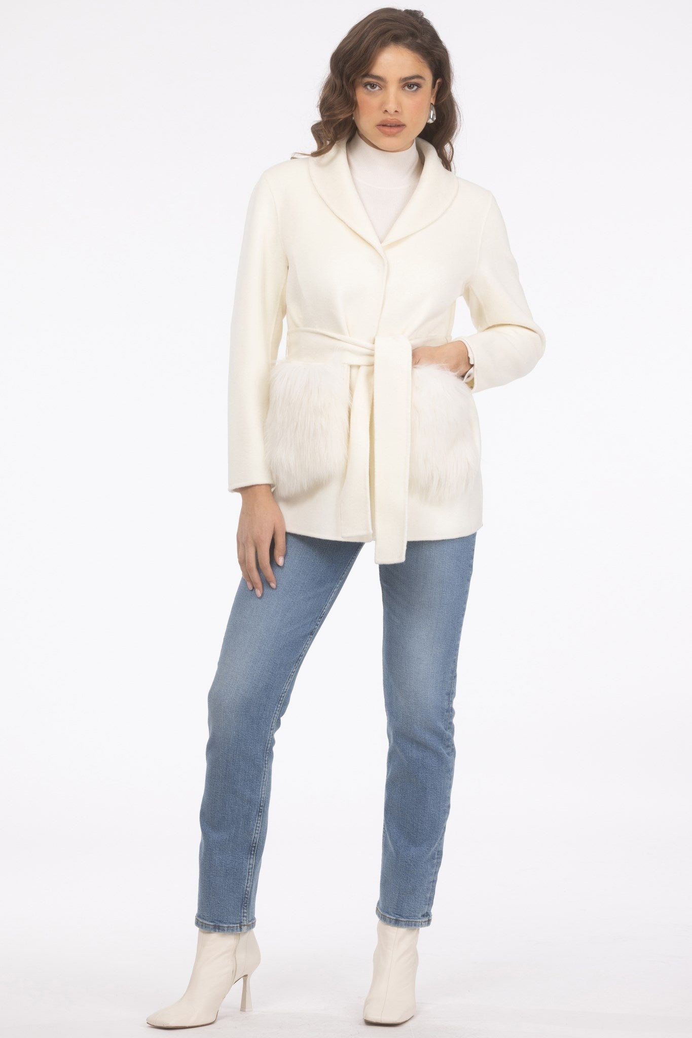 #Color_IVORY